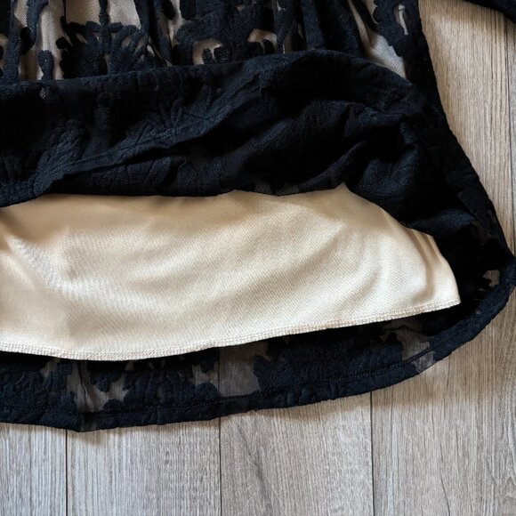 Charlotte Russe Embroidered Black Floral Lace Top Womens Small Whimsigoth Y2K - Picture 11 of 15